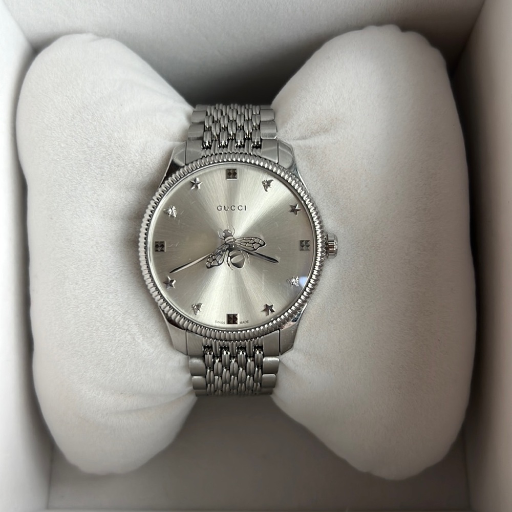 Gucci Watch (Like New with Tag and Box)